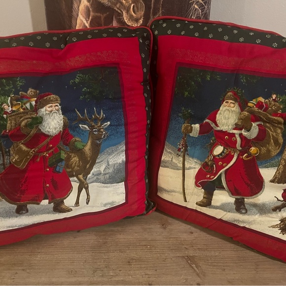 Santa Claus Holiday Pillows - Red and Green - Picture 4 of 6